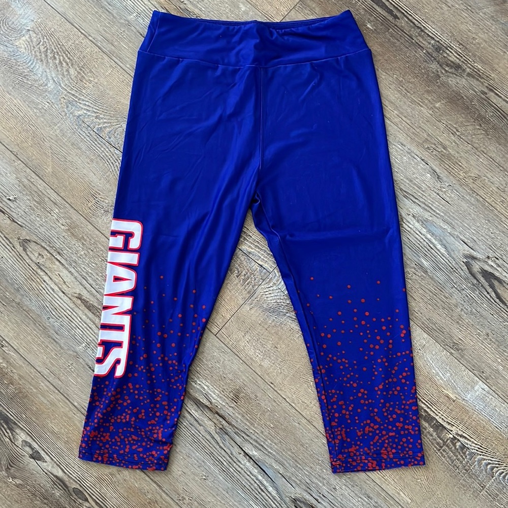 Womens NFL crop leggings. New York Giants